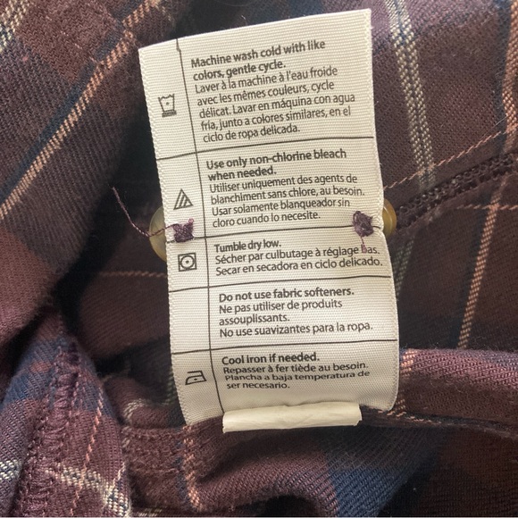 Carhartt plaid flannel shirt women Size L long sleeve button down 2 front pocket - Picture 15 of 16